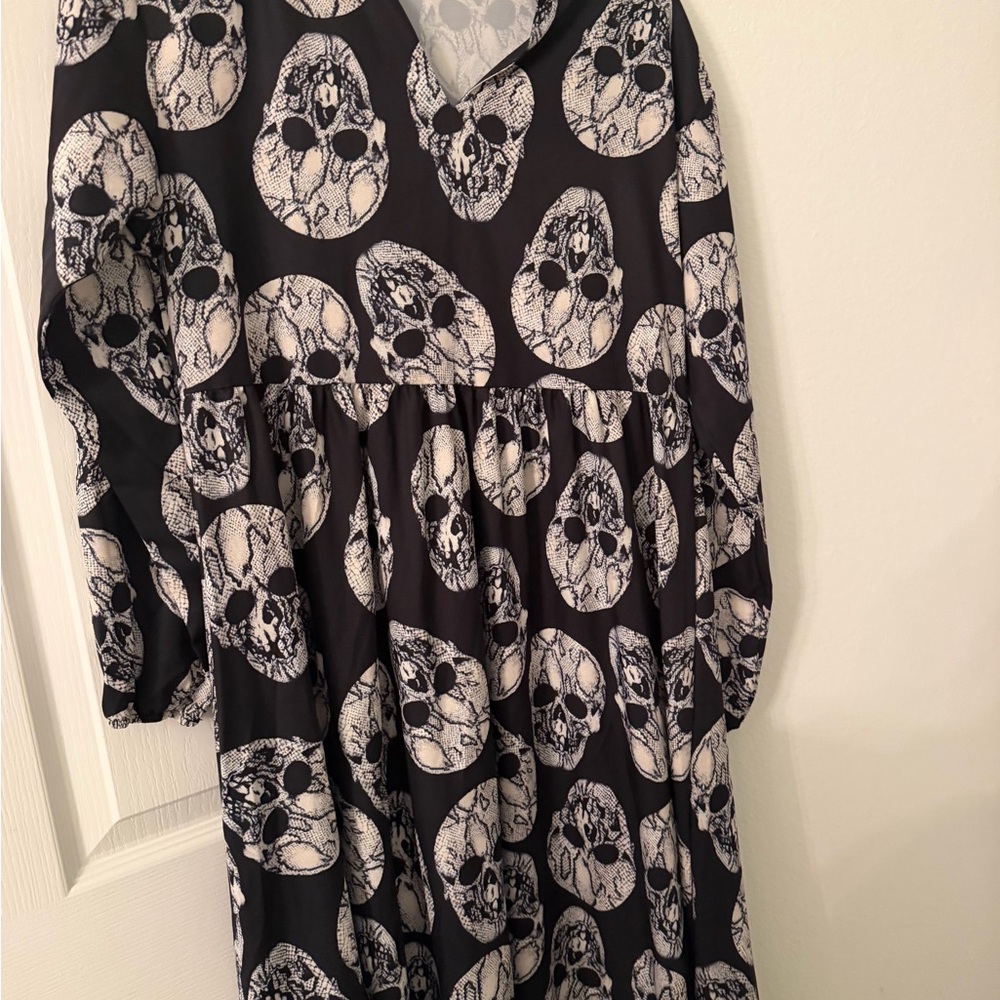 Black and White Skull Print Dress